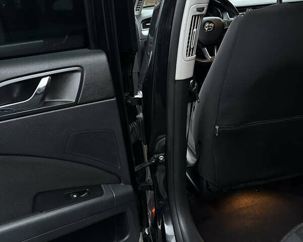 Черный Шкода Суперб, объемом двигателя 2 л и пробегом 358 тыс. км за 12000 $, фото 25 на Automoto.ua