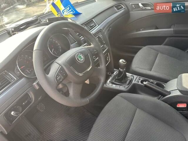 Шкода Суперб 2013 в Ровно на Automoto.ua Черный Шкода Суперб, объемом двигателя 1.6 л и пробегом 377 тыс. км за 8499 $, фото 23 на Automoto.ua
