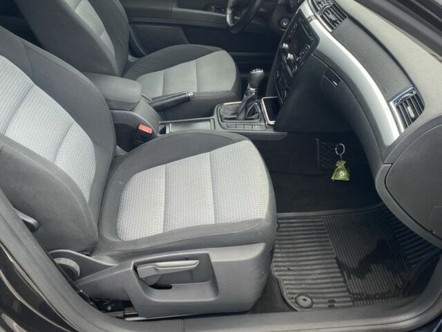 Черный Шкода Суперб, объемом двигателя 1.6 л и пробегом 128 тыс. км за 9100 $, фото 4 на Automoto.ua