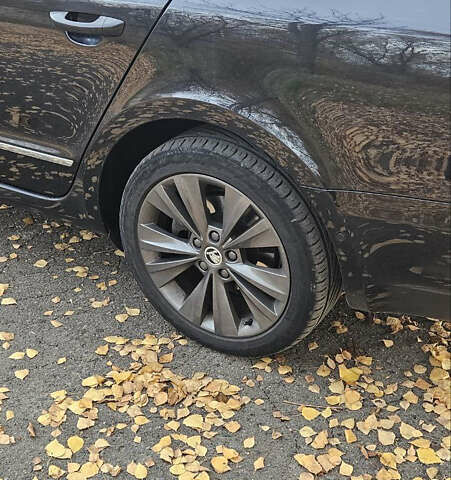 Черный Шкода Суперб, объемом двигателя 1.97 л и пробегом 294 тыс. км за 12400 $, фото 6 на Automoto.ua