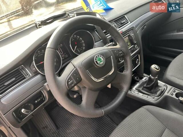 Шкода Суперб 2013 в Ровно на Automoto.ua Черный Шкода Суперб, объемом двигателя 1.6 л и пробегом 377 тыс. км за 8499 $, фото 24 на Automoto.ua