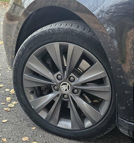 Черный Шкода Суперб, объемом двигателя 1.97 л и пробегом 294 тыс. км за 12400 $, фото 7 на Automoto.ua