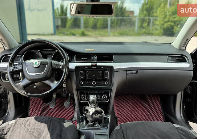 Черный Шкода Суперб, объемом двигателя 2 л и пробегом 295 тыс. км за 11000 $, фото 11 на Automoto.ua