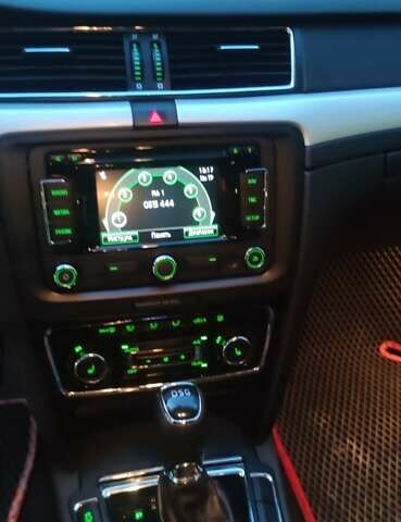 Шкода Суперб 2013 у Кицмане на Automoto.ua Чорний Шкода Суперб, об'ємом двигуна 2 л та пробігом 235 тис. км за 13400 $, фото 11 на Automoto.ua