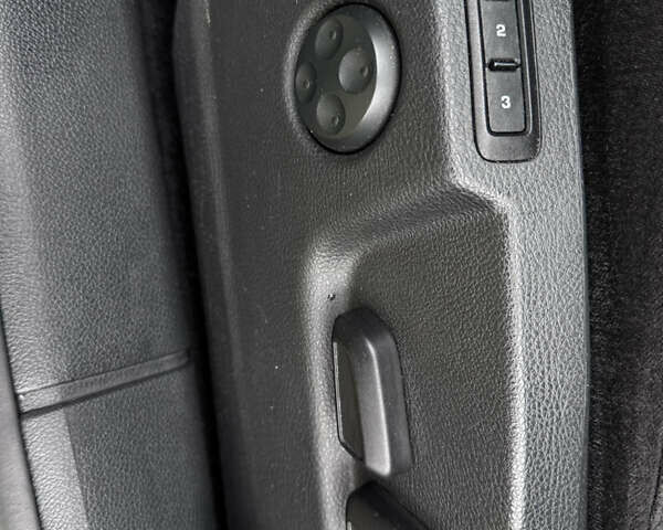 Черный Шкода Суперб, объемом двигателя 2 л и пробегом 302 тыс. км за 11400 $, фото 30 на Automoto.ua