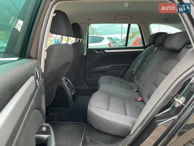 Шкода Суперб 2014 у Києві на Automoto.ua Чорний Шкода Суперб, об'ємом двигуна 1.97 л та пробігом 236 тис. км за 13990 $, фото 8 на Automoto.ua