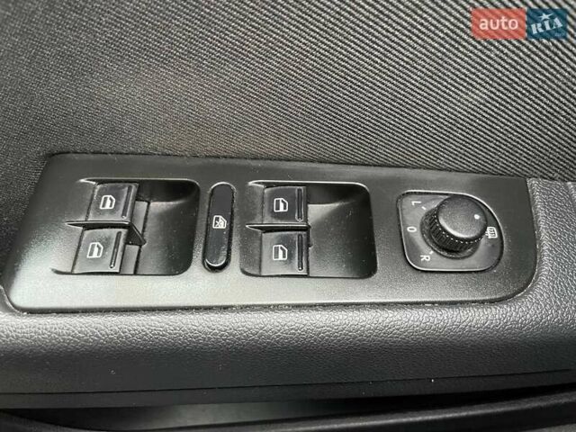 Шкода Суперб 2014 у Києві на Automoto.ua Чорний Шкода Суперб, об'ємом двигуна 1.97 л та пробігом 236 тис. км за 13990 $, фото 14 на Automoto.ua