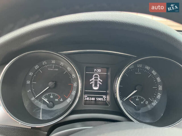 Черный Шкода Суперб, объемом двигателя 2 л и пробегом 255 тыс. км за 12999 $, фото 60 на Automoto.ua
