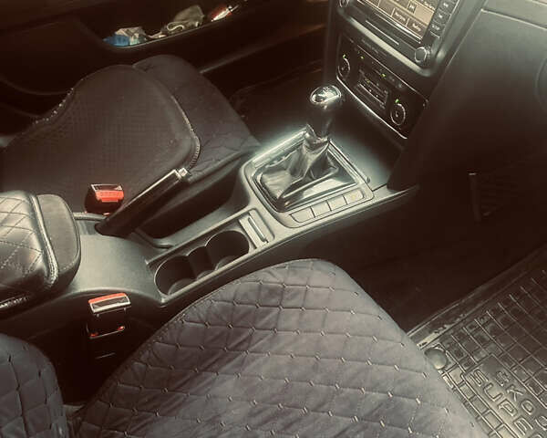 Чорний Шкода Суперб, об'ємом двигуна 2 л та пробігом 316 тис. км за 12300 $, фото 6 на Automoto.ua