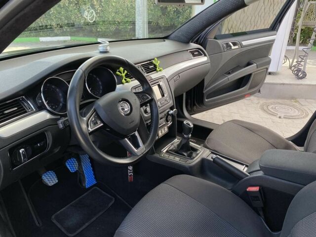 Черный Шкода Суперб, объемом двигателя 1.6 л и пробегом 277 тыс. км за 10700 $, фото 3 на Automoto.ua