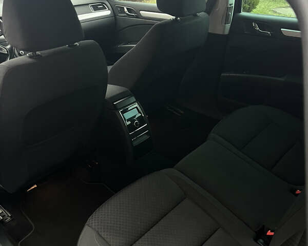 Черный Шкода Суперб, объемом двигателя 2 л и пробегом 259 тыс. км за 12990 $, фото 25 на Automoto.ua