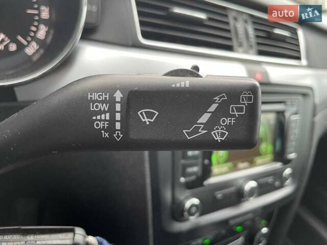 Шкода Суперб 2014 у Києві на Automoto.ua Чорний Шкода Суперб, об'ємом двигуна 1.97 л та пробігом 236 тис. км за 13990 $, фото 18 на Automoto.ua