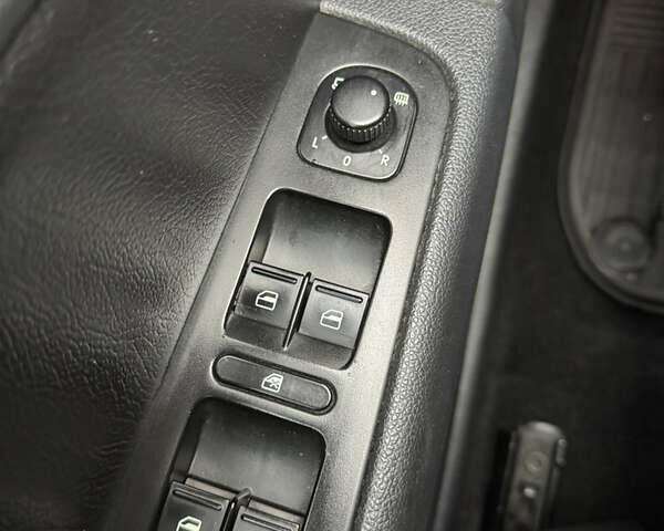 Черный Шкода Суперб, объемом двигателя 1.97 л и пробегом 272 тыс. км за 12800 $, фото 12 на Automoto.ua