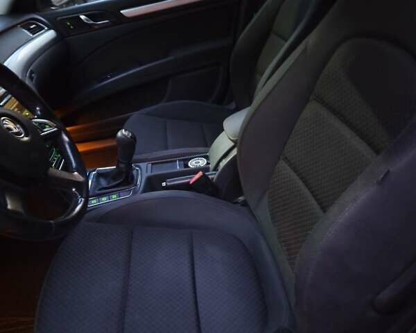 Черный Шкода Суперб, объемом двигателя 2 л и пробегом 260 тыс. км за 11000 $, фото 7 на Automoto.ua