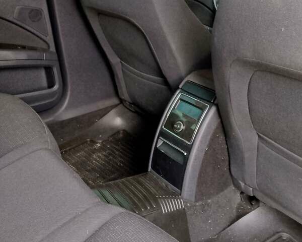 Черный Шкода Суперб, объемом двигателя 1.6 л и пробегом 248 тыс. км за 12300 $, фото 7 на Automoto.ua