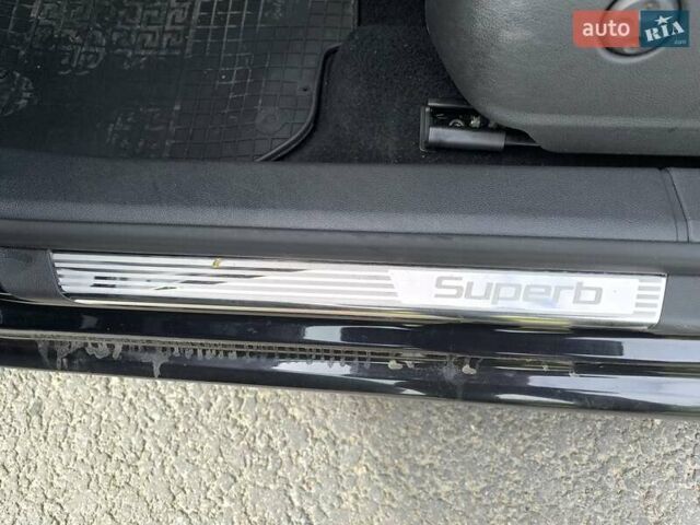 Черный Шкода Суперб, объемом двигателя 1.97 л и пробегом 294 тыс. км за 14500 $, фото 28 на Automoto.ua