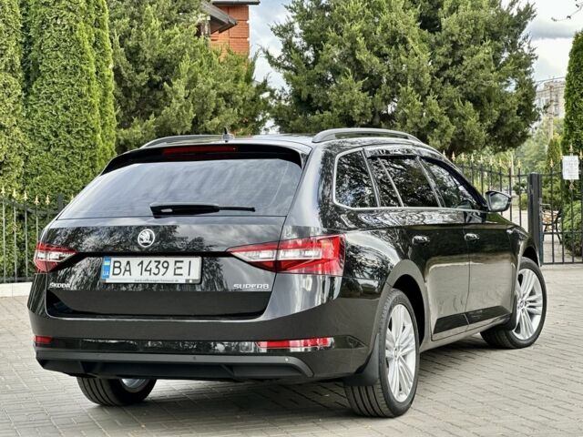 Чорний Шкода Суперб, об'ємом двигуна 2 л та пробігом 215 тис. км за 15300 $, фото 9 на Automoto.ua