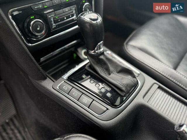 Черный Шкода Суперб, объемом двигателя 2 л и пробегом 235 тыс. км за 15500 $, фото 11 на Automoto.ua