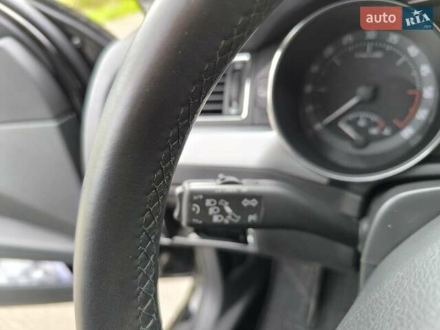 Чорний Шкода Суперб, об'ємом двигуна 2 л та пробігом 194 тис. км за 14500 $, фото 9 на Automoto.ua
