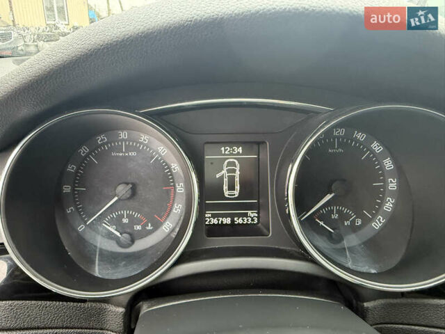 Черный Шкода Суперб, объемом двигателя 2 л и пробегом 235 тыс. км за 15500 $, фото 15 на Automoto.ua