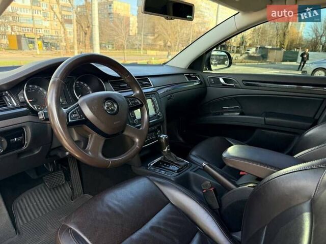 Чорний Шкода Суперб, об'ємом двигуна 2 л та пробігом 249 тис. км за 13500 $, фото 26 на Automoto.ua
