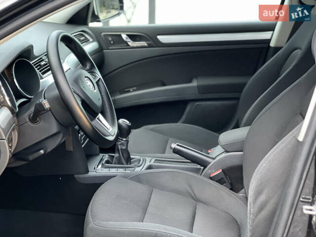 Черный Шкода Суперб, объемом двигателя 1.6 л и пробегом 219 тыс. км за 12999 $, фото 63 на Automoto.ua