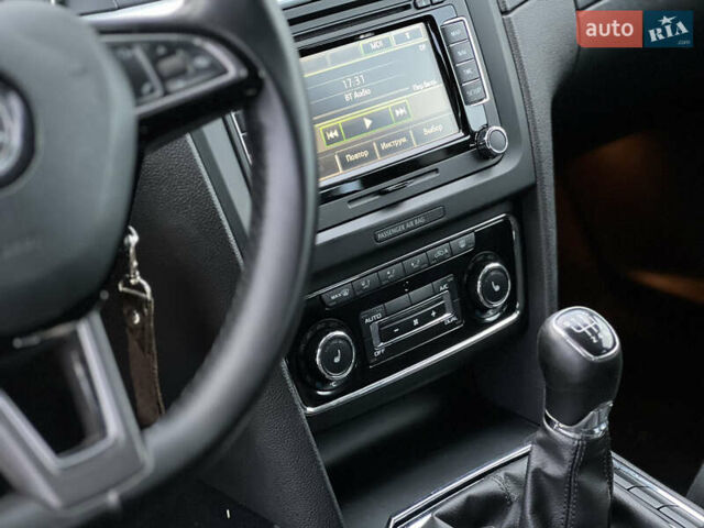 Черный Шкода Суперб, объемом двигателя 1.6 л и пробегом 219 тыс. км за 12999 $, фото 62 на Automoto.ua