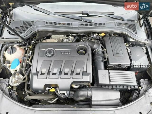 Черный Шкода Суперб, объемом двигателя 1.97 л и пробегом 294 тыс. км за 14500 $, фото 18 на Automoto.ua