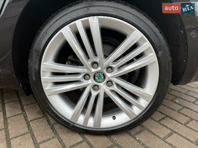 Черный Шкода Суперб, объемом двигателя 2 л и пробегом 235 тыс. км за 15500 $, фото 48 на Automoto.ua