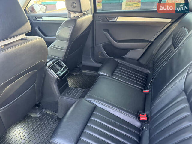 Черный Шкода Суперб, объемом двигателя 1.6 л и пробегом 267 тыс. км за 14400 $, фото 13 на Automoto.ua