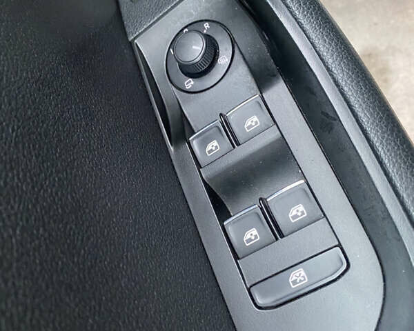 Чорний Шкода Суперб, об'ємом двигуна 1.6 л та пробігом 240 тис. км за 14499 $, фото 10 на Automoto.ua