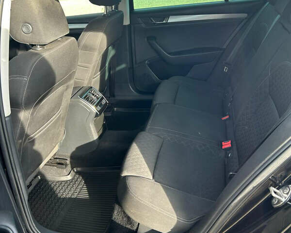 Черный Шкода Суперб, объемом двигателя 2 л и пробегом 280 тыс. км за 12950 $, фото 7 на Automoto.ua