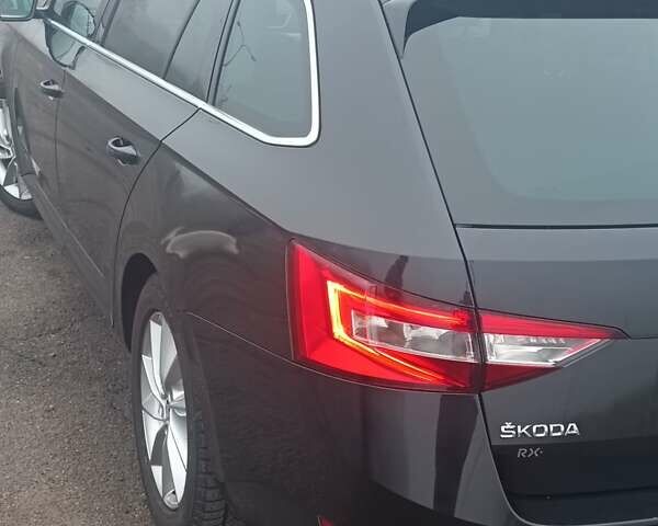 Черный Шкода Суперб, объемом двигателя 1.6 л и пробегом 262 тыс. км за 16200 $, фото 7 на Automoto.ua