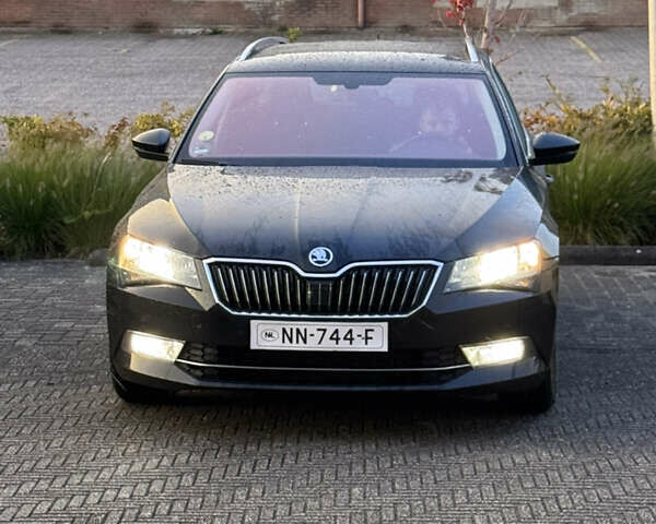 Чорний Шкода Суперб, об'ємом двигуна 2 л та пробігом 269 тис. км за 17000 $, фото 4 на Automoto.ua