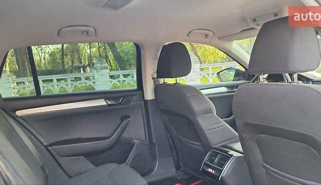 Черный Шкода Суперб, объемом двигателя 0 л и пробегом 192 тыс. км за 14700 $, фото 114 на Automoto.ua
