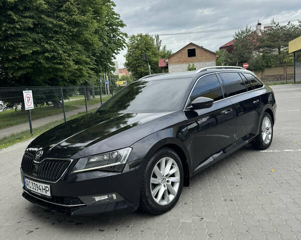 Черный Шкода Суперб, объемом двигателя 1.6 л и пробегом 216 тыс. км за 14300 $, фото 1 на Automoto.ua