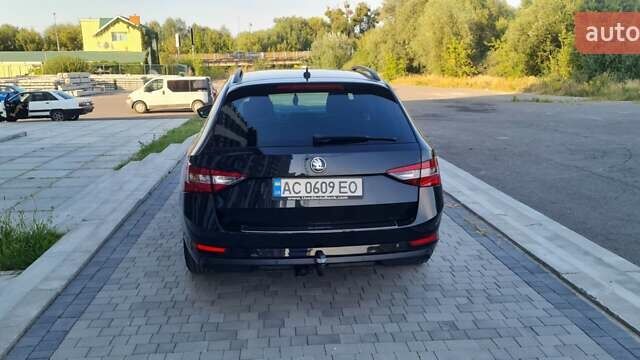 Черный Шкода Суперб, объемом двигателя 2 л и пробегом 273 тыс. км за 15900 $, фото 3 на Automoto.ua
