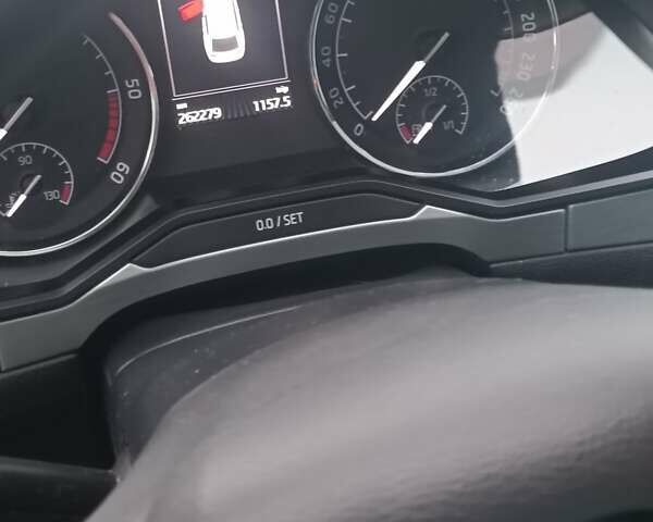 Черный Шкода Суперб, объемом двигателя 1.6 л и пробегом 262 тыс. км за 16200 $, фото 3 на Automoto.ua