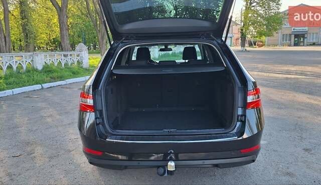 Черный Шкода Суперб, объемом двигателя 0 л и пробегом 192 тыс. км за 14700 $, фото 15 на Automoto.ua