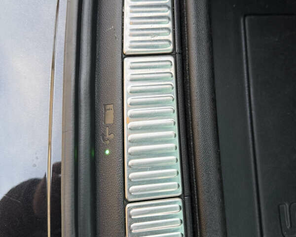 Черный Шкода Суперб, объемом двигателя 2 л и пробегом 252 тыс. км за 16999 $, фото 33 на Automoto.ua