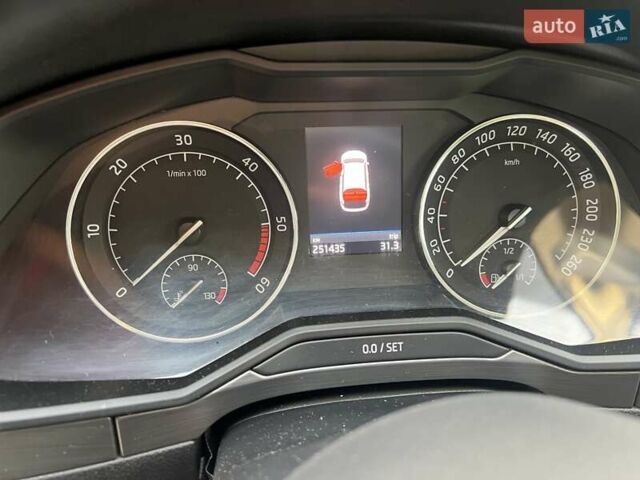 Черный Шкода Суперб, объемом двигателя 1.97 л и пробегом 251 тыс. км за 16800 $, фото 13 на Automoto.ua