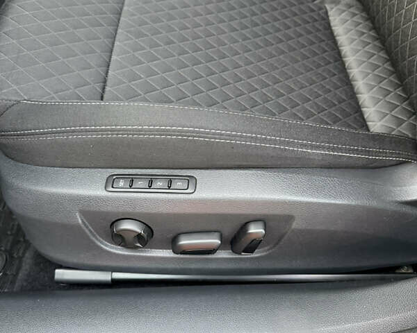 Черный Шкода Суперб, объемом двигателя 2 л и пробегом 252 тыс. км за 16999 $, фото 23 на Automoto.ua