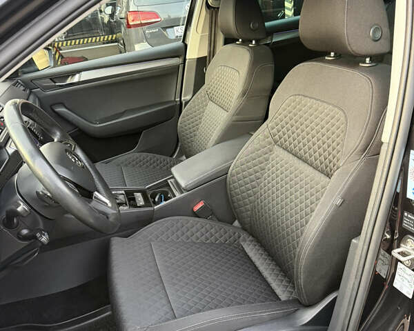 Черный Шкода Суперб, объемом двигателя 2 л и пробегом 252 тыс. км за 16999 $, фото 10 на Automoto.ua