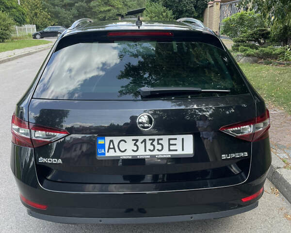 Черный Шкода Суперб, объемом двигателя 2 л и пробегом 289 тыс. км за 17900 $, фото 4 на Automoto.ua