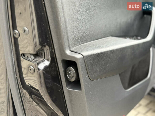 Шкода Суперб 2017 у Самборе на Automoto.ua Чорний Шкода Суперб, об'ємом двигуна 2 л та пробігом 244 тис. км за 13500 $, фото 33 на Automoto.ua