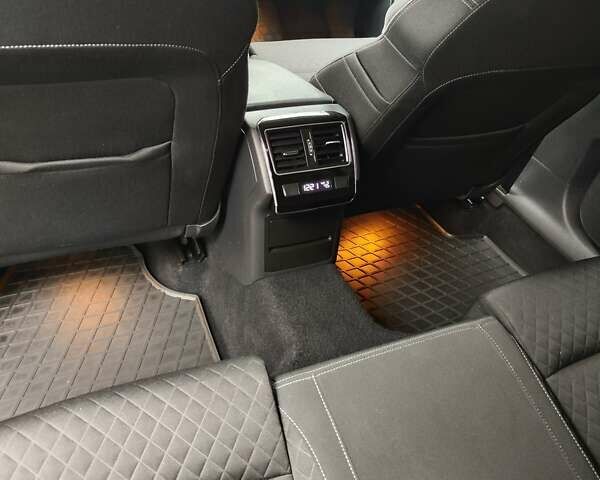 Черный Шкода Суперб, объемом двигателя 1.97 л и пробегом 215 тыс. км за 17000 $, фото 1 на Automoto.ua