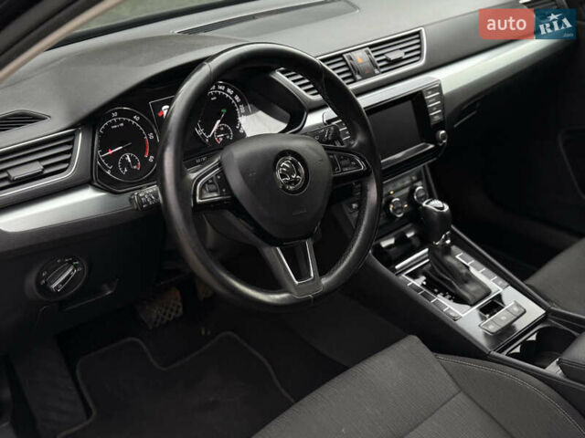 Шкода Суперб 2017 у Самборе на Automoto.ua Чорний Шкода Суперб, об'ємом двигуна 2 л та пробігом 244 тис. км за 13500 $, фото 26 на Automoto.ua