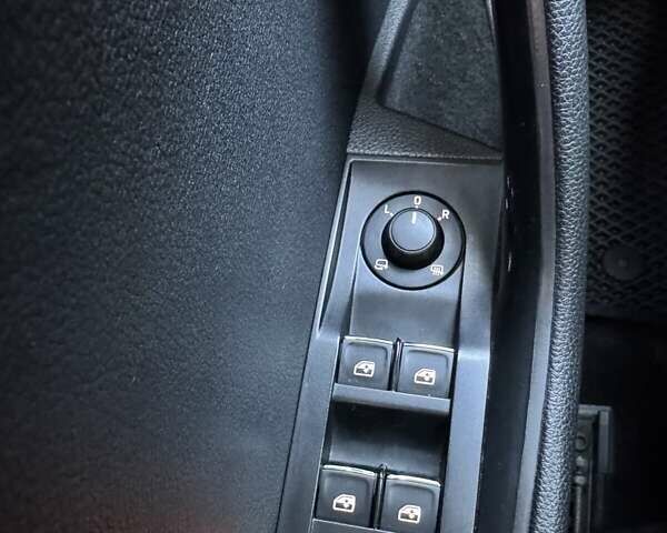Черный Шкода Суперб, объемом двигателя 1.97 л и пробегом 289 тыс. км за 17800 $, фото 19 на Automoto.ua