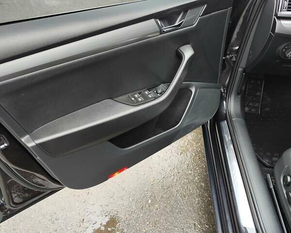 Черный Шкода Суперб, объемом двигателя 1.97 л и пробегом 215 тыс. км за 17000 $, фото 5 на Automoto.ua