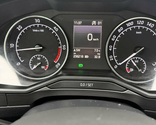 Чорний Шкода Суперб, об'ємом двигуна 1.6 л та пробігом 258 тис. км за 16800 $, фото 10 на Automoto.ua